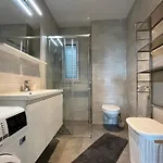 Neue Familienwohnung Meerblick - Klima & Parkplatz Appartamento *