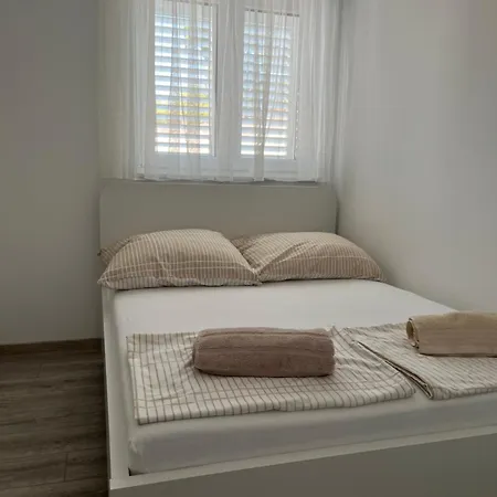 Neue Familienwohnung Meerblick - Klima & Parkplatz Μακάρσκα