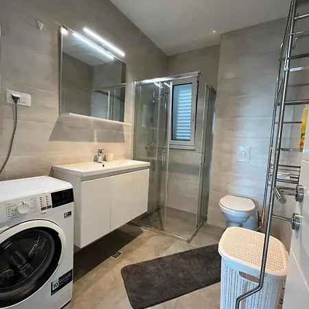 Neue Familienwohnung Meerblick - Klima & Parkplatz Μακάρσκα