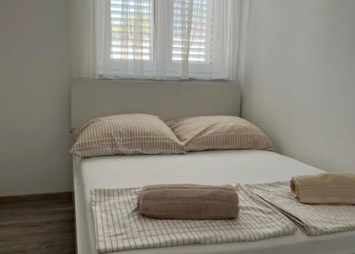 Neue Familienwohnung Meerblick - Klima & Parkplatz Макарска